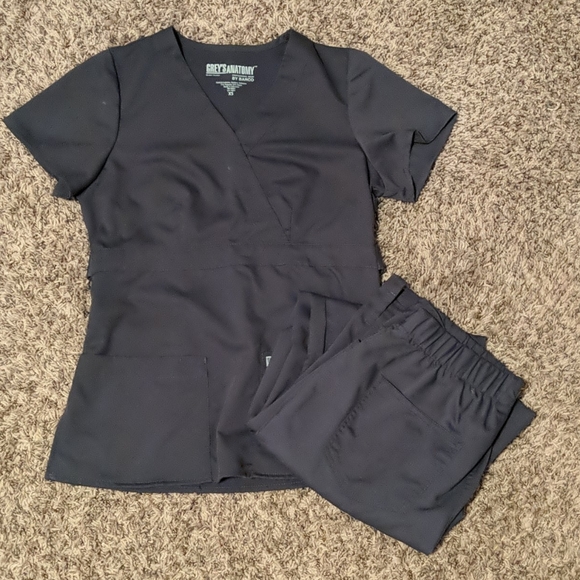 Grey's Anatomy Other - Grey's Anatomy Set of Scrubs